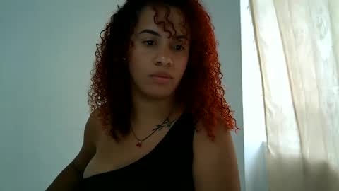 Snapshot of isa_bellaxx23 chatting on 09/11/25, 08:31 isa_bellaxx23 online show from 09/11/25, 08:31