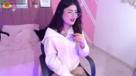 isabela online show from 02/06/26, 08:12