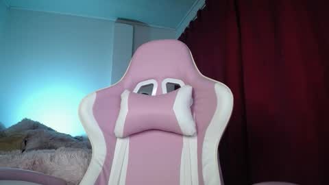 Isabella  online show from 09/12/25, 10:37