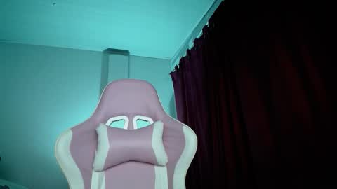 Isabella  online show from 10/02/25, 09:49