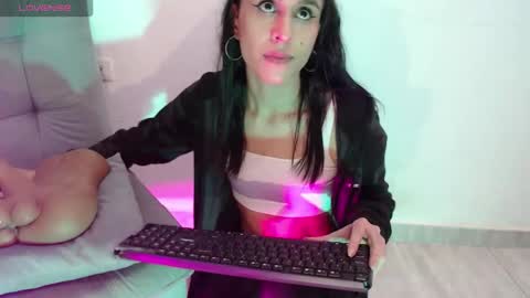 Isabella Hall online show from 03/18/26, 12:47