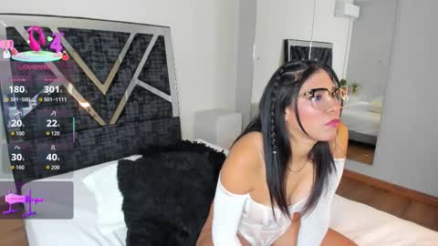 Snapshot of isa_jonness_ chatting on 09/25/25, 12:20 oIssaJonneso online show from 09/25/25, 12:20