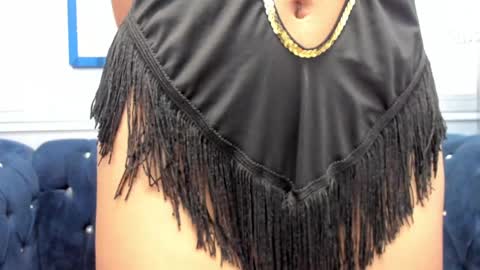 Snapshot of isa_little4u chatting on 12/26/24, 02:27 online show from 12/26/24, 02:27