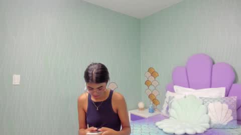 Snapshot of isa_little4u chatting on 01/03/25, 06:14 online show from 01/03/25, 06:14