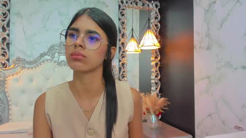 Snapshot of isa_little4u chatting on 01/25/25, 07:18 online show from 01/25/25, 07:18