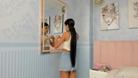 Snapshot of isa_little4u chatting on 02/01/25, 06:51 online show from 02/01/25, 06:51