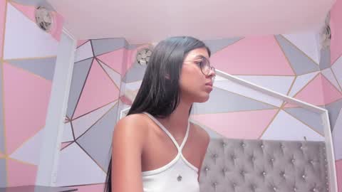 Snapshot of isa_little4u chatting on 02/10/25, 11:34 online show from 02/10/25, 11:34