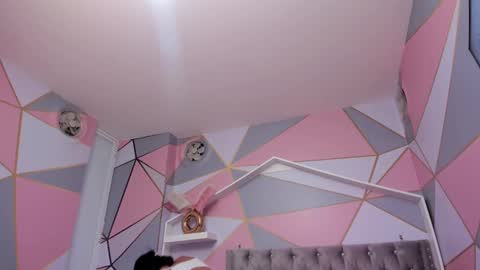 Snapshot of isa_little4u chatting on 02/11/25, 02:35 online show from 02/11/25, 02:35