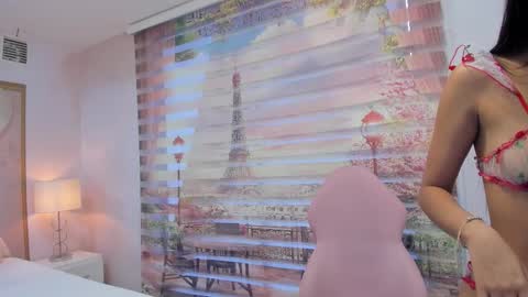 Snapshot of isa_little4u chatting on 09/23/25, 11:24 online show from 09/23/25, 11:24