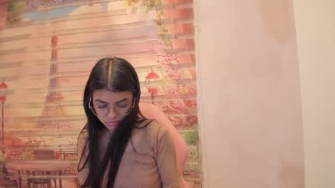Snapshot of isa_little4u chatting on 10/10/25, 10:25 online show from 10/10/25, 10:25