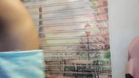 Snapshot of isa_little4u chatting on 10/12/25, 10:25 online show from 10/12/25, 10:25