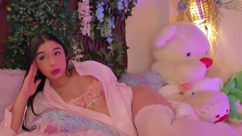 Isabella        online show from 09/26/25, 04:55