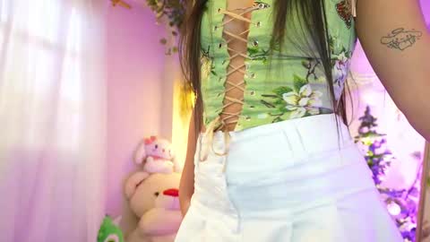 Isabella        online show from 12/20/25, 05:20