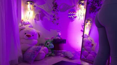 Isabella        online show from 04/04/26, 02:25