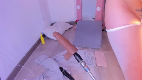 ....  Connection time 900 pm to 500 amRest days Wednesday and Saturday online show from 01/18/25, 07:17