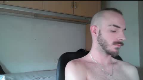 Snapshot of isaac99c chatting on 01/17/26, 02:11 Isaac99c online show from 01/17/26, 02:11