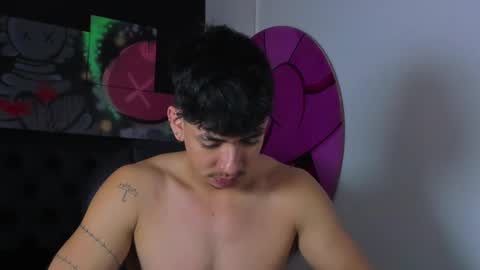 isaac_cryston online show from 11/02/25, 08:22