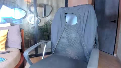 isaac_grimm online show from 01/18/26, 03:21