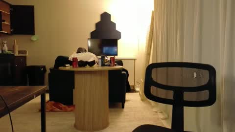 isaac online show from 04/27/26, 06:11
