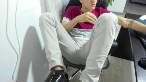 Isaac online show from 10/07/25, 02:09