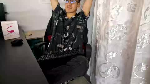 Isaac online show from 10/18/25, 03:31