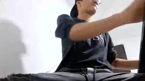 Isaac online show from 11/11/25, 02:55