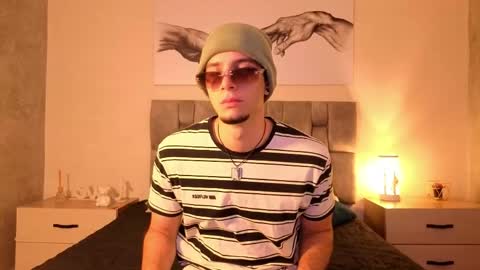 isaacblaze  online show from 05/20/26, 03:45