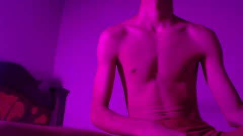 isaac online show from 02/08/25, 05:29