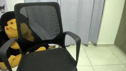 isaac online show from 10/19/25, 01:06