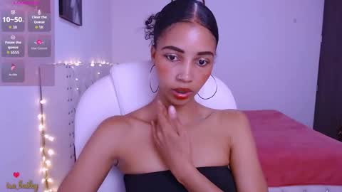 Snapshot of isabel_bailey chatting on 02/23/26, 07:44 isabel online show from 02/23/26, 07:44