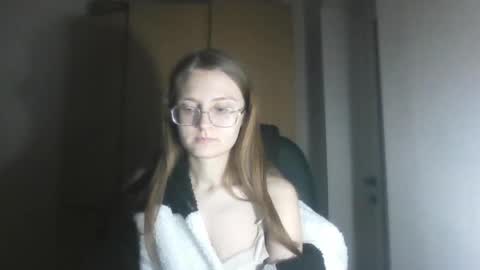 isabel_loveee online show from 02/04/26, 06:03