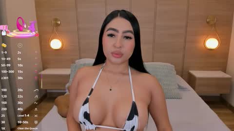 Isa online show from 11/19/25, 03:17