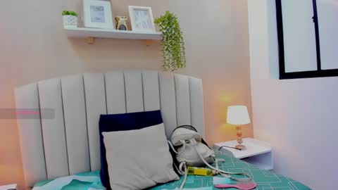 isabel_palmer online show from 06/24/26, 07:35