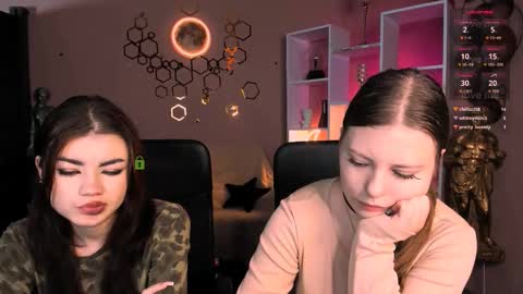 Snapshot of isabel_wave chatting on 12/16/25, 01:05 isabel online show from 12/16/25, 01:05