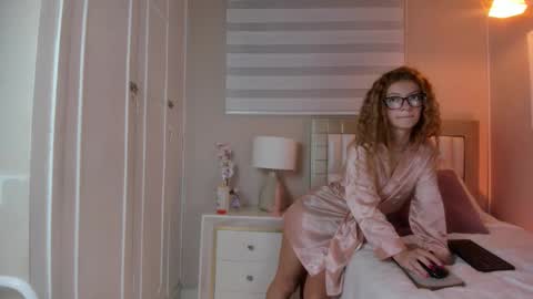 Snapshot of isabela__x chatting on 02/28/26, 11:33 isabela__x online show from 02/28/26, 11:33