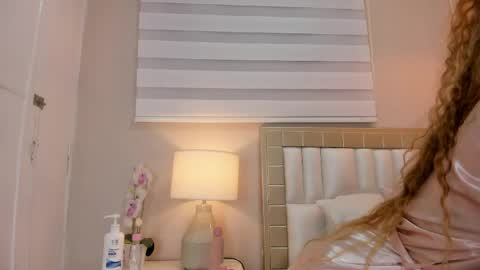 isabela__x online show from 04/24/26, 11:34