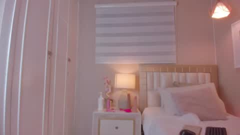 Snapshot of isabela__x chatting on 07/24/26, 11:41 isabela__x online show from 07/24/26, 11:41