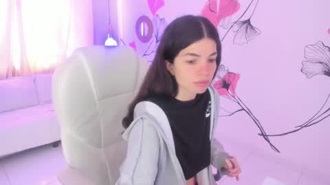 isabela_fiorelli online show from 03/03/25, 12:27
