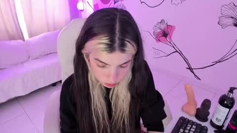 isabela_fiorelli online show from 10/30/25, 07:58