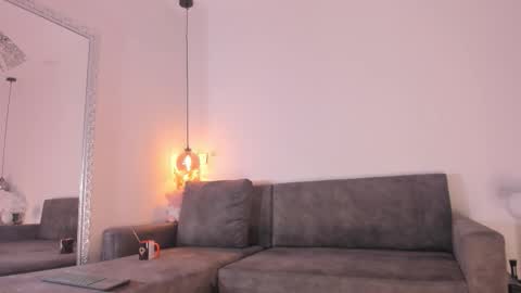 Isabela online show from 10/14/25, 12:06