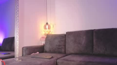 Isabela online show from 04/11/26, 11:47