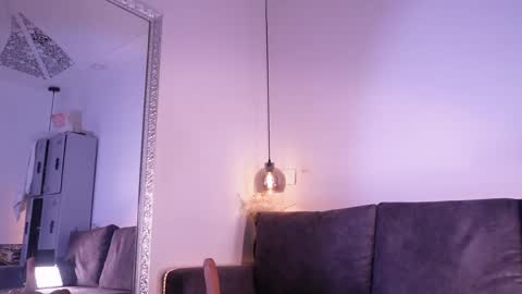 Snapshot of isabela_franco_ chatting on 05/27/26, 11:51 Isabela online show from 05/27/26, 11:51