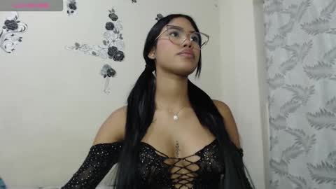 isabela_kity online show from 10/22/25, 12:44