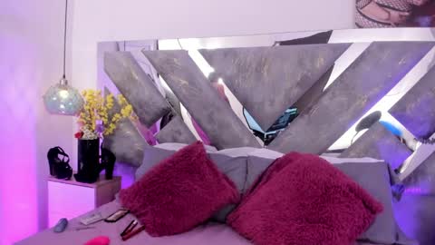 Snapshot of isabela_parkerr chatting on 05/11/26, 01:06 Mommy Isa online show from 05/11/26, 01:06
