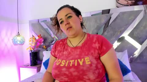 Snapshot of isabela_parkerr chatting on 06/30/26, 01:12 Mommy Isa online show from 06/30/26, 01:12