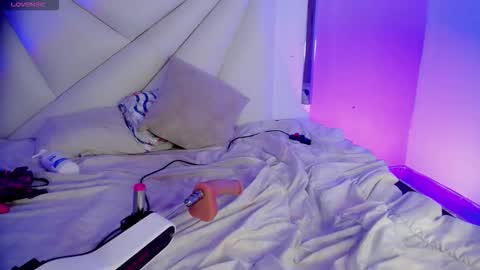 I S A B E L A ISA  online show from 09/29/25, 04:28