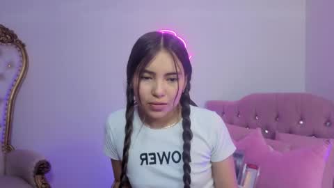 Snapshot of isabela_tay chatting on 05/15/26, 12:01 ISABELA online show from 05/15/26, 12:01