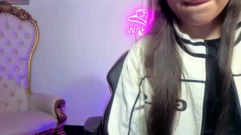Snapshot of isabela_tay chatting on 05/20/26, 12:00 ISABELA online show from 05/20/26, 12:00