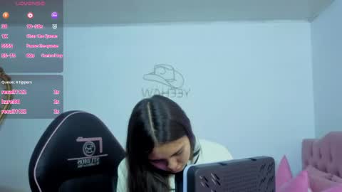 Snapshot of isabela_tay chatting on 06/06/26, 11:37 ISABELA online show from 06/06/26, 11:37