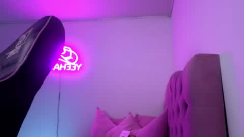 Snapshot of isabela_tay chatting on 06/26/26, 11:58 ISABELA online show from 06/26/26, 11:58